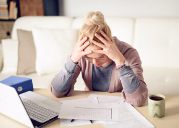 How to Keep Track of Your Current Debts and Loans