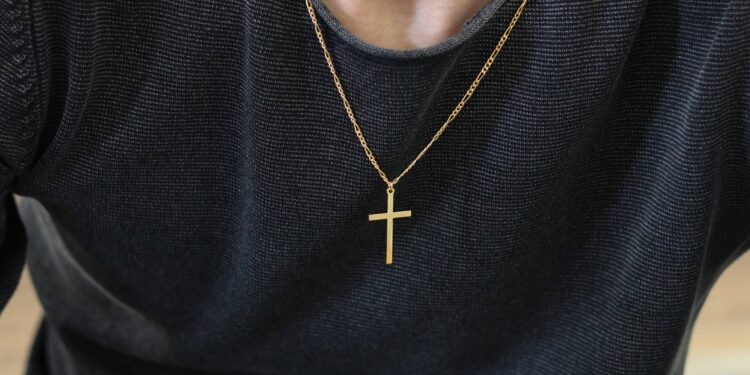 Tips to Bear in Mind When Choosing the Ideal Gold Chain for Men