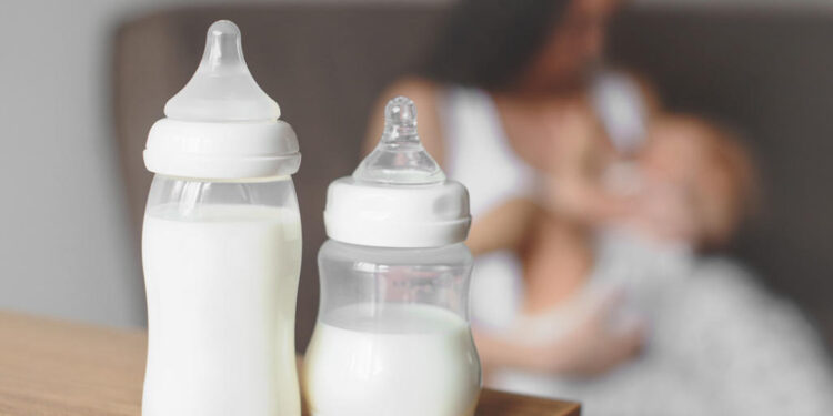Can You Feed Your Baby Both Formula and Breast Milk?