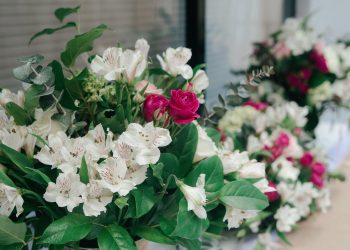 What Do Different Types of Flowers Symbolize & Arranging Tips