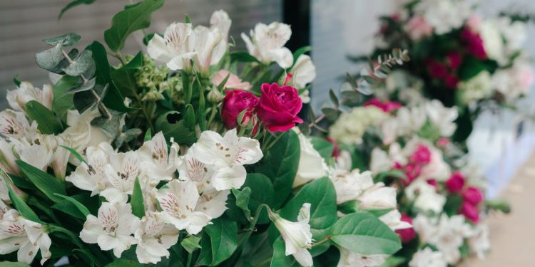 What Do Different Types of Flowers Symbolize & Arranging Tips