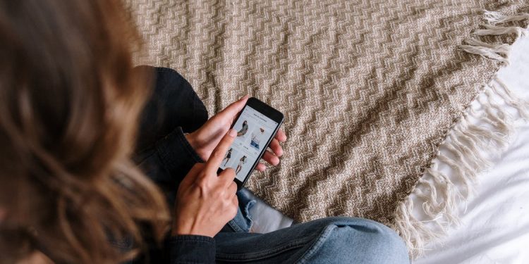 3 Tips for Using Coupon Codes & Discounts for Online Shopping