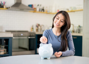 6 Ways to Save Money as a Student